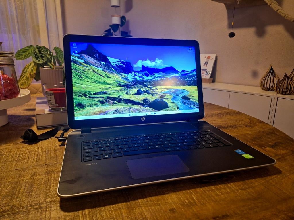 HP Pavilion 17 - Grote laptop voor werk en entertainment, Computers en Software, Windows Laptops, Met videokaart, 2 tot 3 Ghz