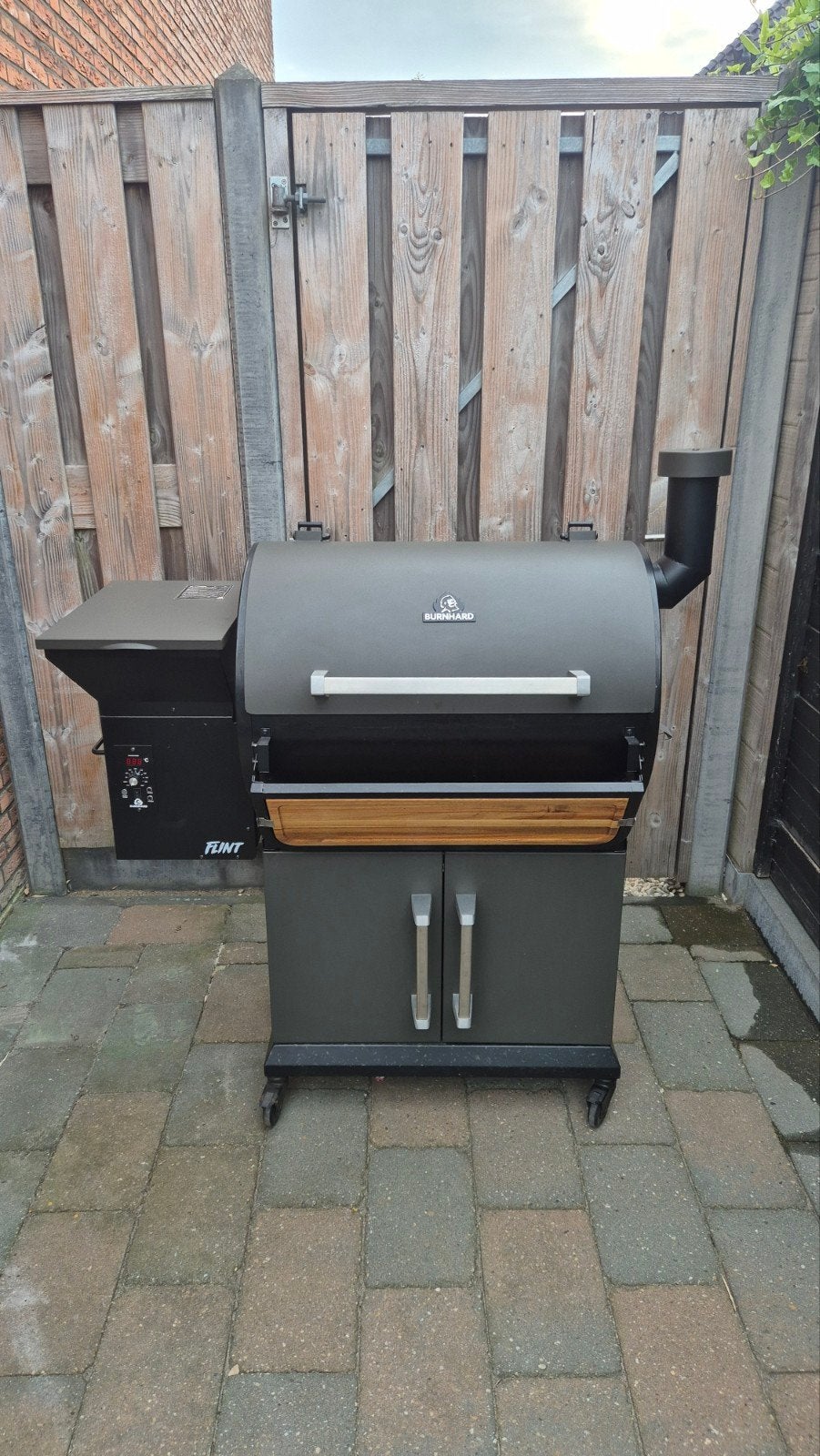 Burnhard Flint Pellet BBQ Grill met Hoes - Zo goed als nieuw, Ophalen, Zo goed als nieuw, Burnhard