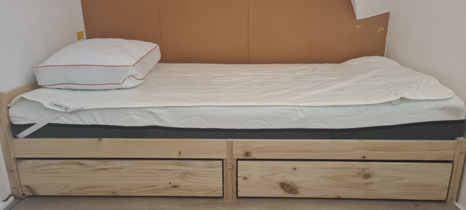 Eenpersoonsbed met lades, traagschuimmatras en nieuw kussen, Ophalen, 90 cm, Zo goed als nieuw, 200 cm