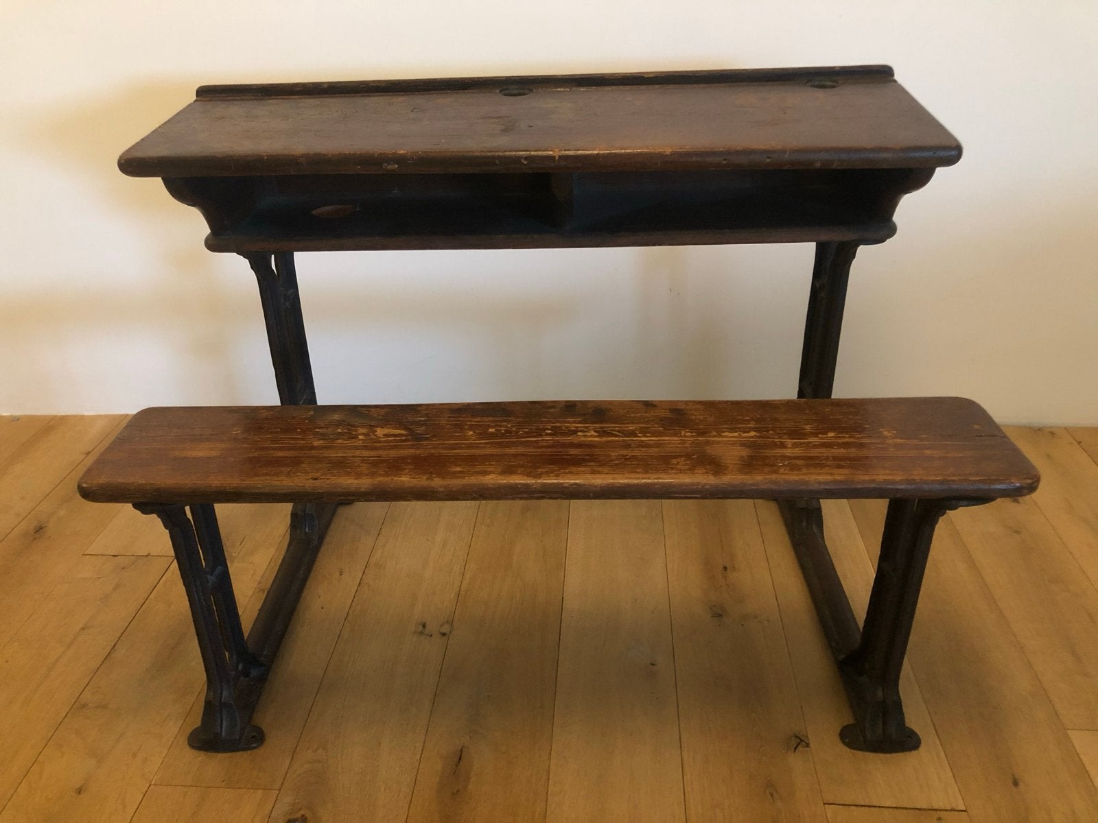 Antieke schoolbank met bankje - Hout en gietijzer, Ophalen