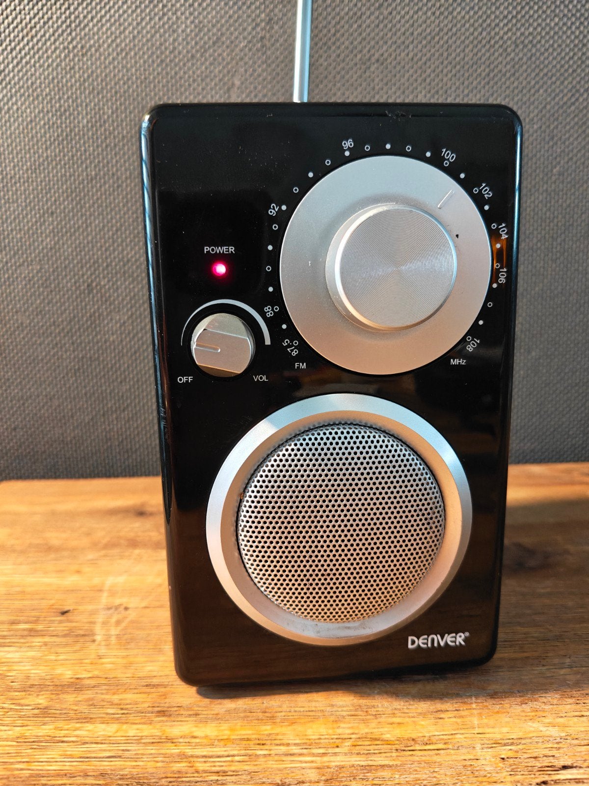 Denver TR-40 Radio - Zwart, zonder netsnoer, Ophalen of Verzenden, Gebruikt, Radio