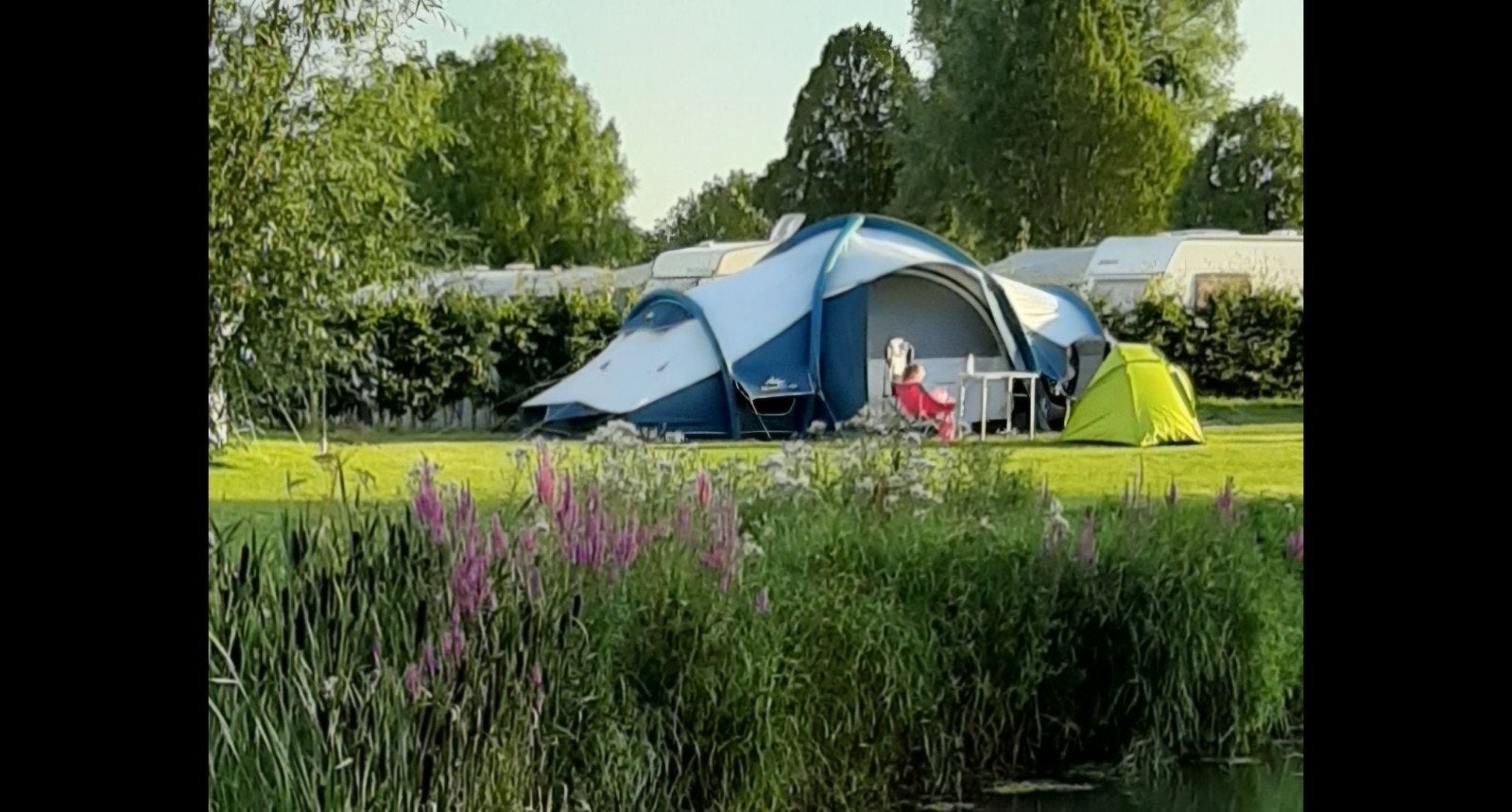Grote opblaasbare tent (Quechua Airseconds 8.4), Caravans en Kamperen, Tenten, Ophalen, Gebruikt, Meer dan 6