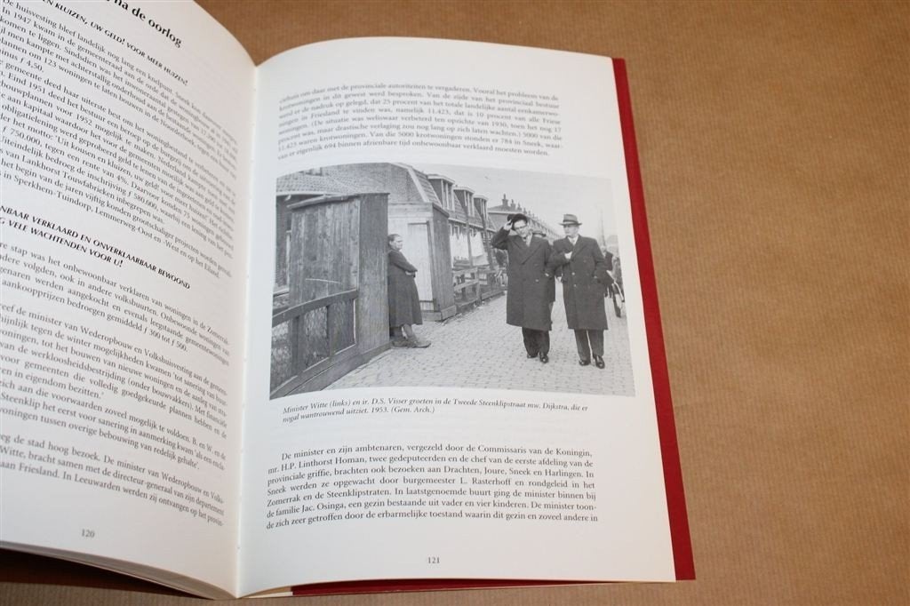 Volksbuurten in Sneek — Stadsgeschiedenis & Fotoboek, Boeken, Geschiedenis | Stad en Regio, Ophalen of Verzenden, Gelezen