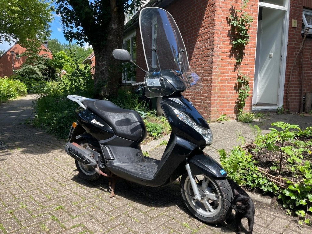 Zwart peugeot scooter kisbee, Ophalen, Gebruikt, Overige modellen, 49 cc