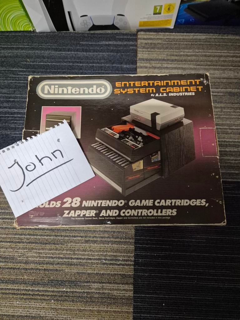 Origineel NIEUW Nintendo Nes systeem cabinet/kastje boxed, Spelcomputers en Games, Spelcomputers | Nintendo NES, Ophalen, Zo goed als nieuw