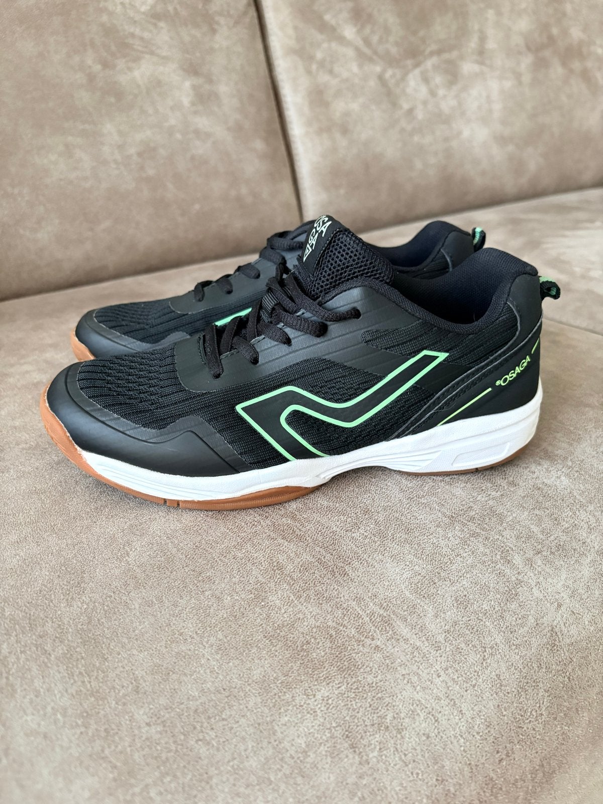 Osaga sportschoenen maat 37, Ophalen, Nieuw, Zwart, Sportschoenen