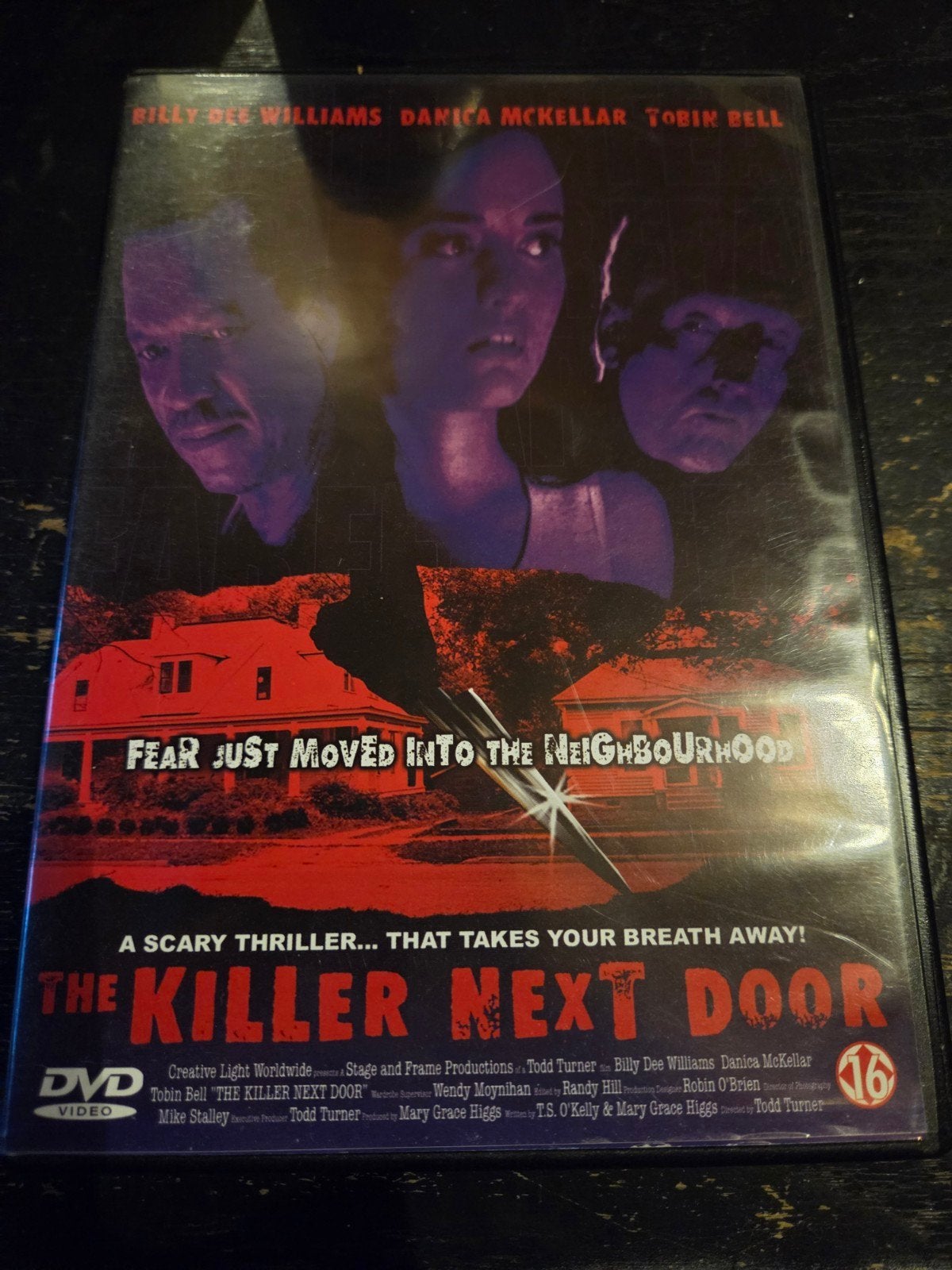 The killer next door, Vanaf 16 jaar, Ophalen of Verzenden, Zo goed als nieuw, Actiethriller