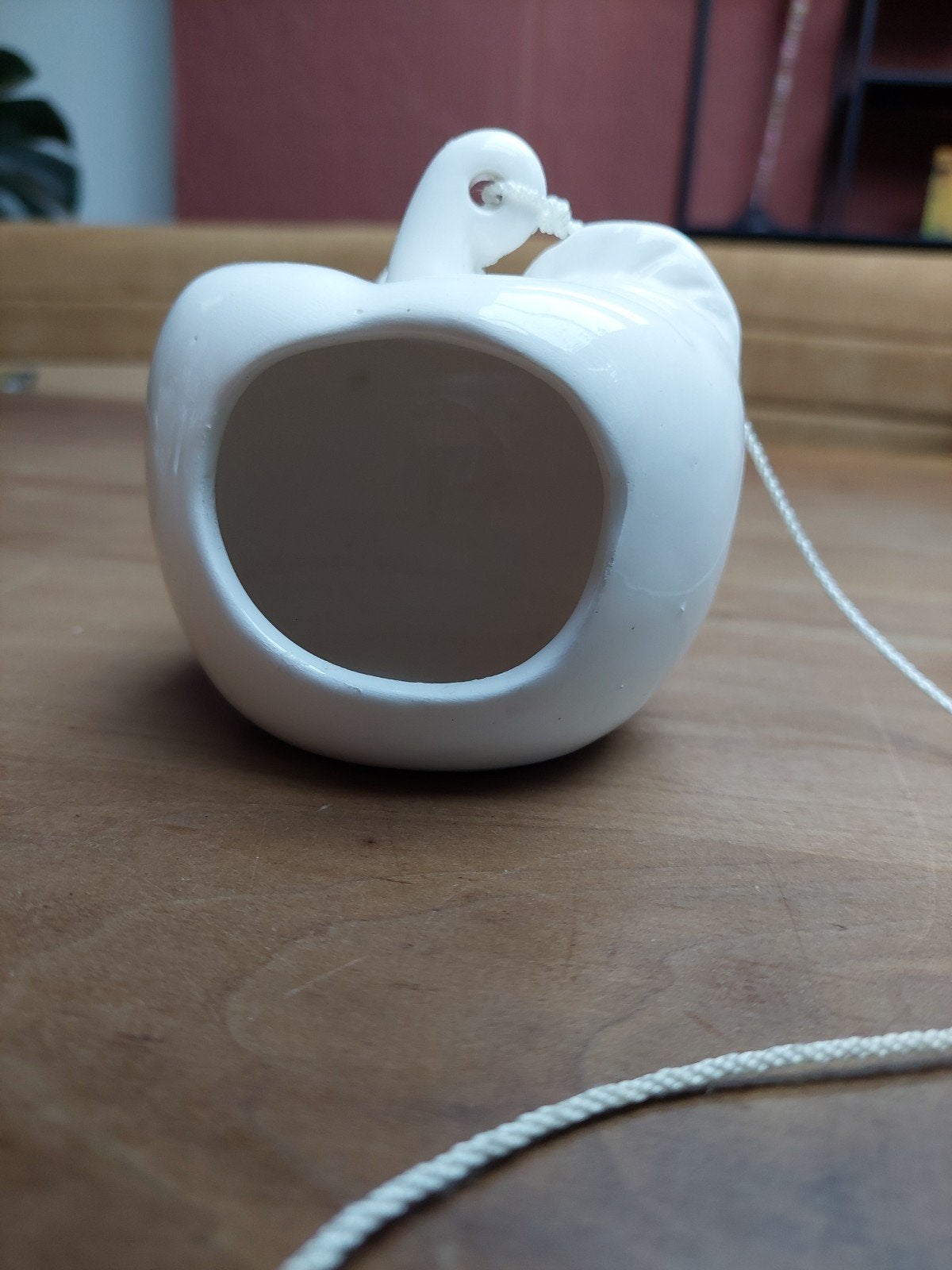 Witte keramische appel decoratie/plantenthouder, Ophalen of Verzenden, Zo goed als nieuw, Modern, Wit
