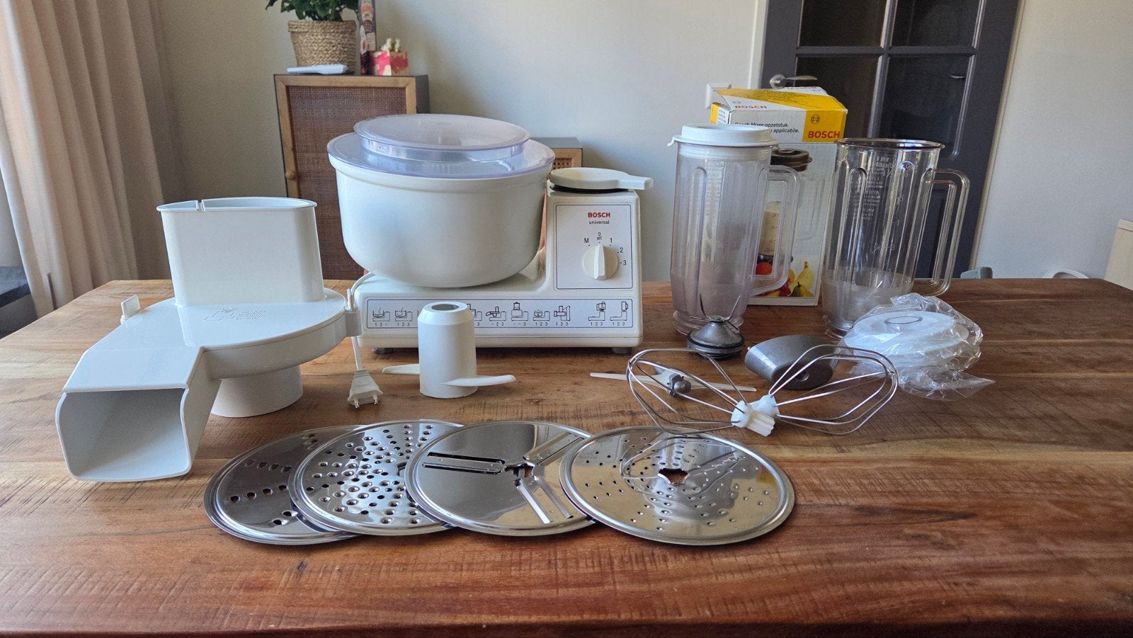 Bosch universal keukenmachine, 4x rasp, NIEUWE blender, Ophalen of Verzenden, Gebruikt, Vaatwasserbestendig, 3 snelheden of meer
