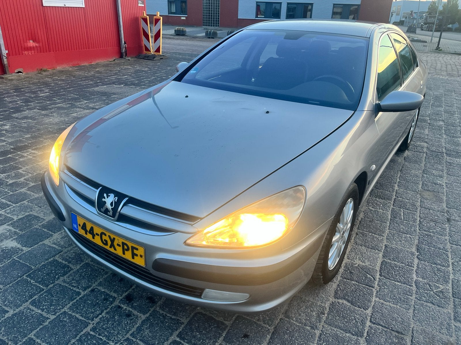 Peugeot 607 2.2 16V 2001 Grijs, Voorwielaandrijving, 1800 kg, 2230 cc, 4 cilinders