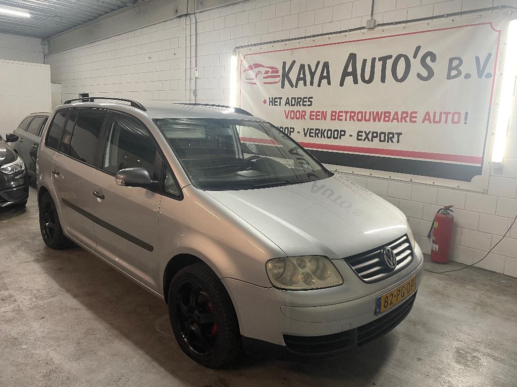 Volkswagen Touran 1.6 7-persoons 2004, Auto's, Volkswagen, 7 stoelen, Origineel Nederlands, Handgeschakeld, 115 pk