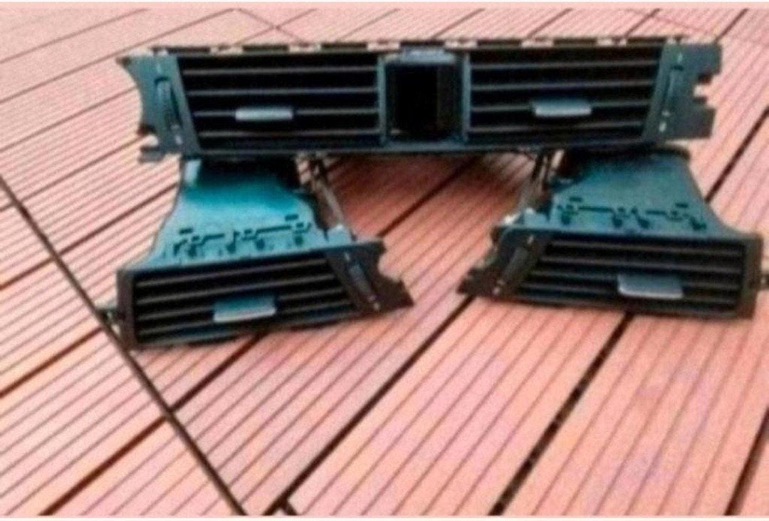 TE KOOP AANGEBODEN DIVERSE FRISSELUCHT/
VENTILATIEROOSTERS, Ophalen of Verzenden