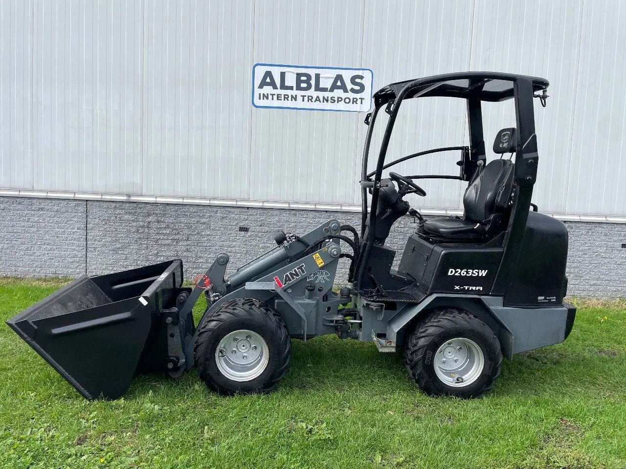 Giant 263SWT shovel kniklader met slechts 286 uur, Tobroco, Info@tobroco.nl, NL, Wiellader of Shovel