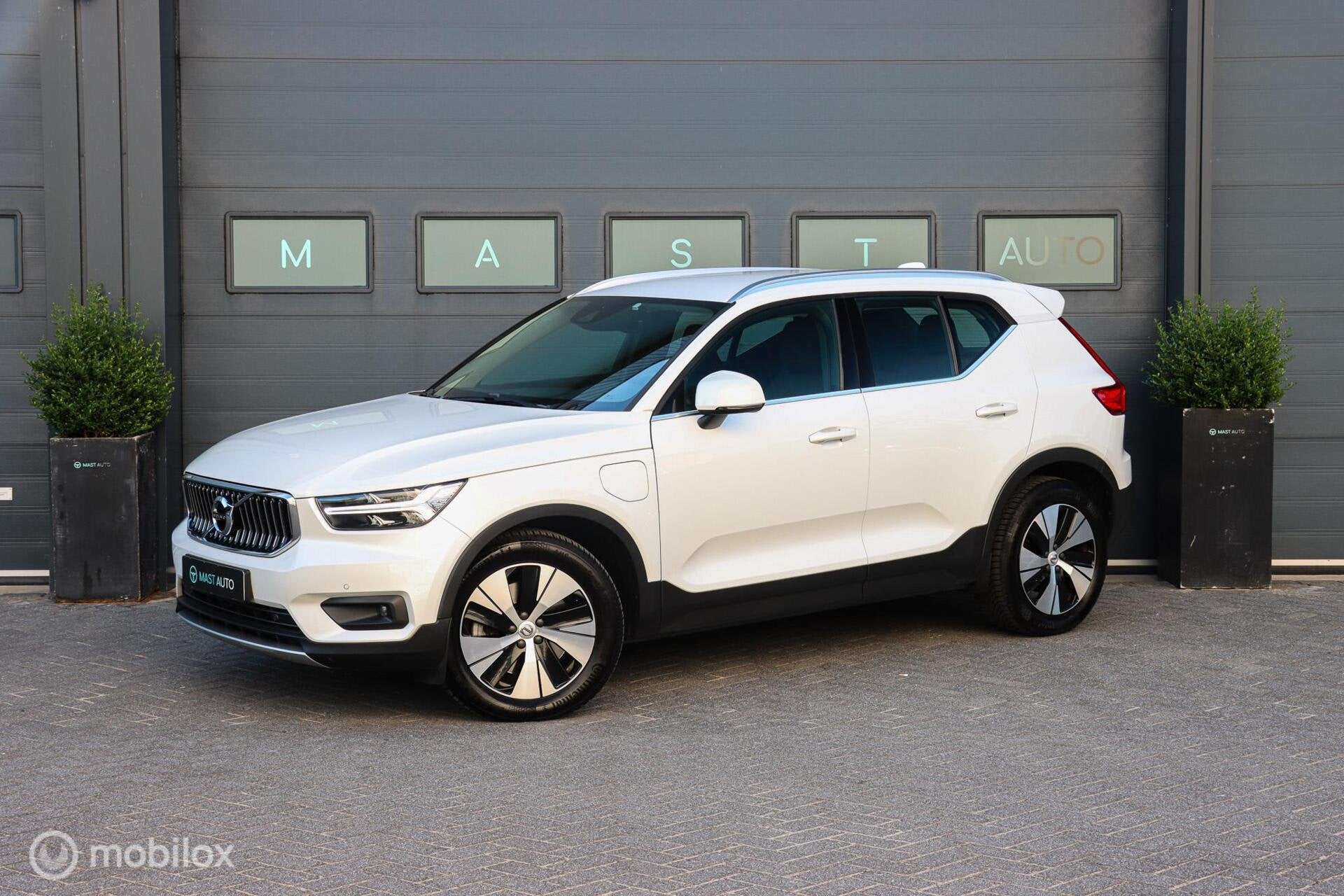 Volvo XC40 1.5 T5 Recharge Business Pro|CAMERA|CARPLAY|LED|C, Auto's, Stof, Wit, Bedrijf, Automatische klimaatregeling