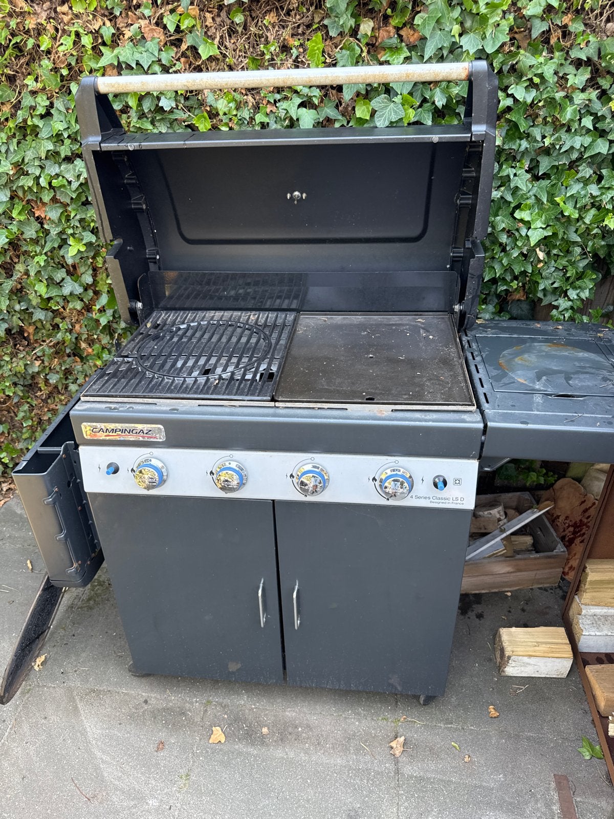 Campingaz 4 Series Classic LS D Gasbarbecue, Ophalen, Gebruikt