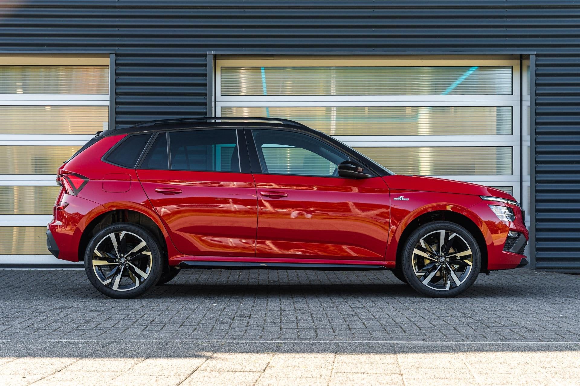 Skoda Kamiq 1.0 TSI 115pk DSG Monte Carlo | Winter Pakket Pl, Auto's, 12 maanden, Euro 6, Nieuw, 3 cilinders