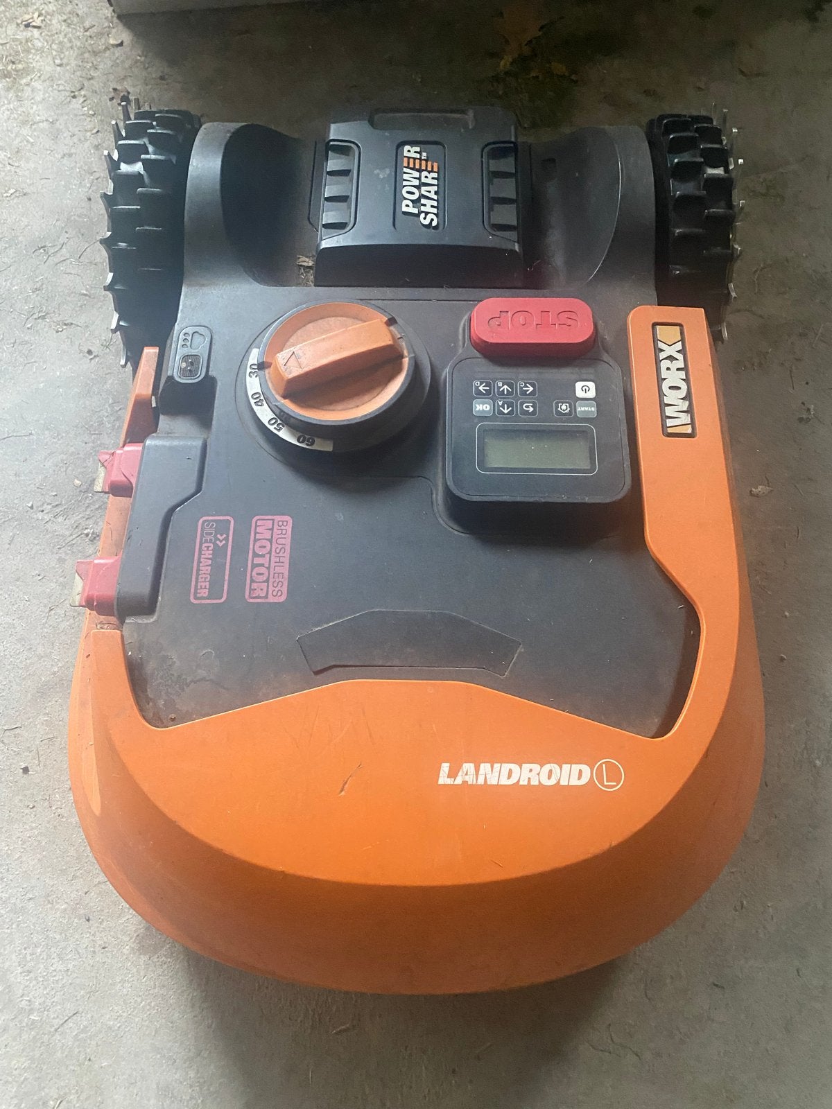 Worx Landroid L WR155E Robotmaaier - Zo goed als nieuw, Tuin en Terras, Cirkelmaaier, Oranjestraat 34 devino, Worx@.com, Minder dan 30 cm