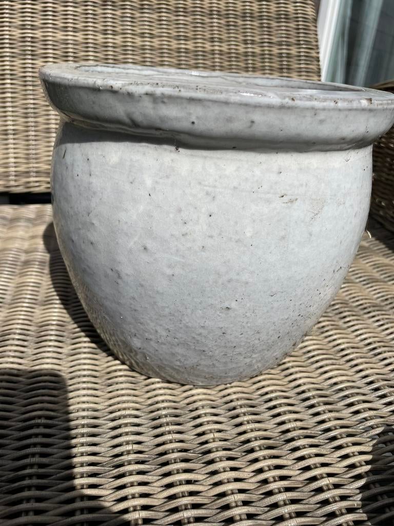 Wit geglazuurde terracotta bloempot, Tuin en Terras, Bloempotten, Ophalen