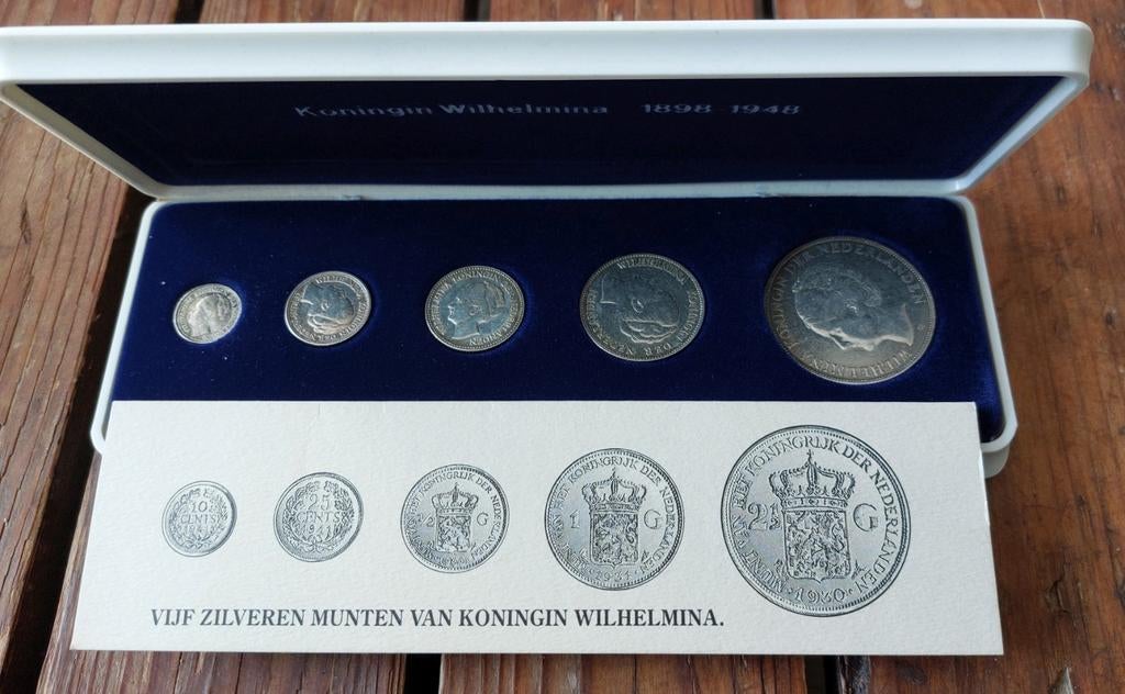 Set van 5 zilveren munten Koningin Wilhelmina in doos, Ophalen of Verzenden, Koningin Wilhelmina, Setje, Zilver