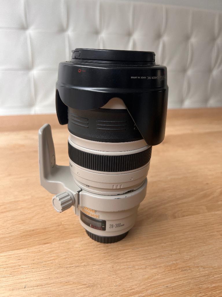 Canon EF 28-300 IS USM, Audio, Tv en Foto, Fotografie | Lenzen en Objectieven, Ophalen, Zo goed als nieuw, Telelens, Zoom