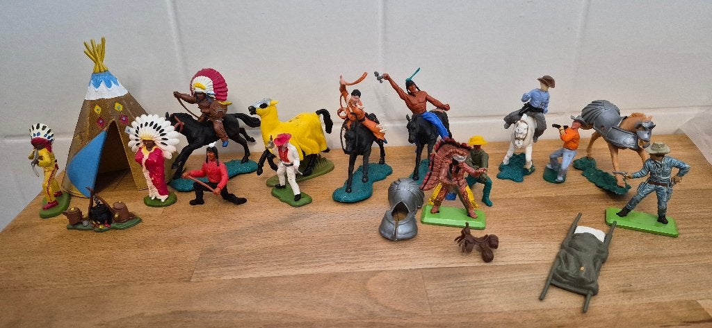 14 vintage Britains Deetail Wild West-figuren + extras ., Ophalen of Verzenden