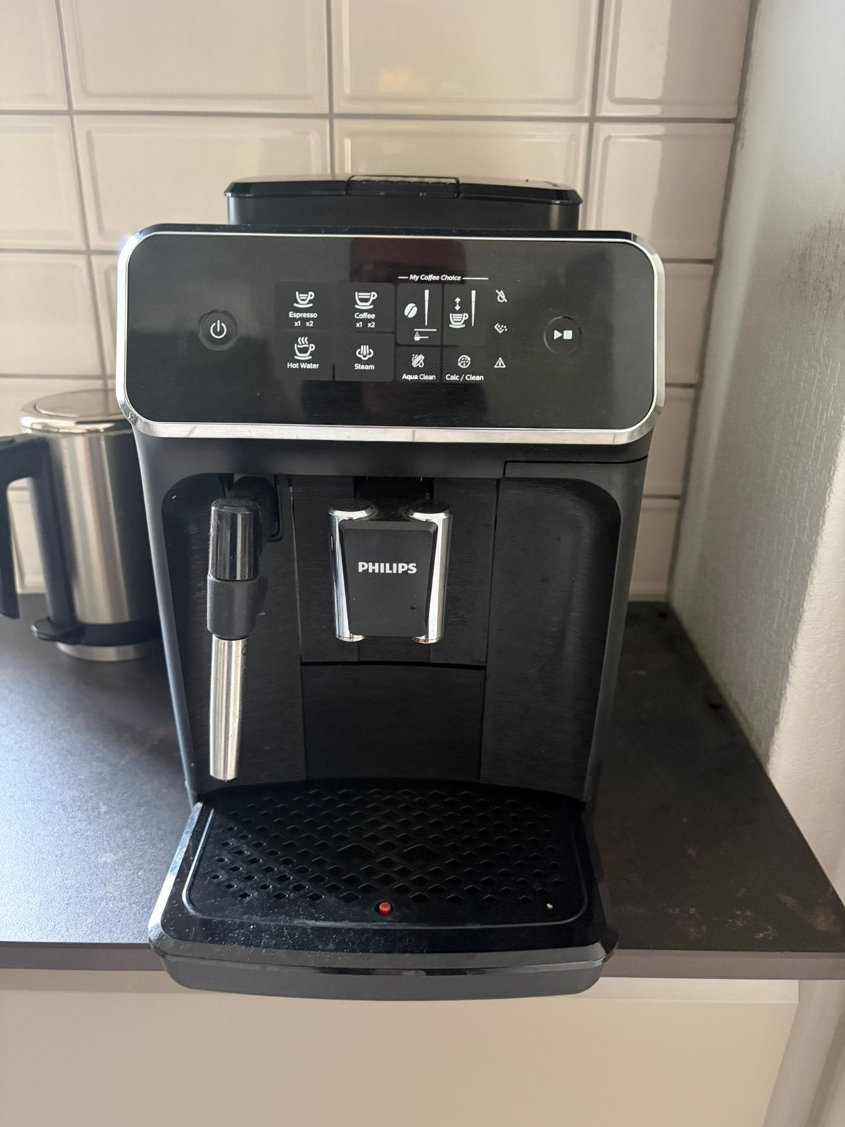 Mooie koffiemachine met bonen. Zwart, Ophalen, Zo goed als nieuw, Koffiemachine