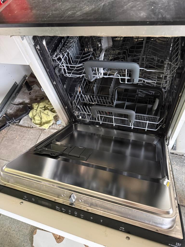 IKEA Vaatwasser - Inbouwmodel met 8 programma's, Ophalen, Zo goed als nieuw, Minder dan 10 m², Laminaat