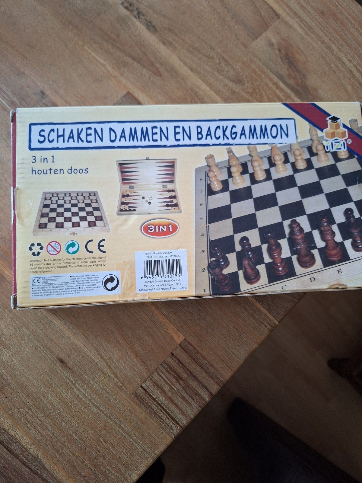 Schaakspel en damspel en backgammon, Ophalen