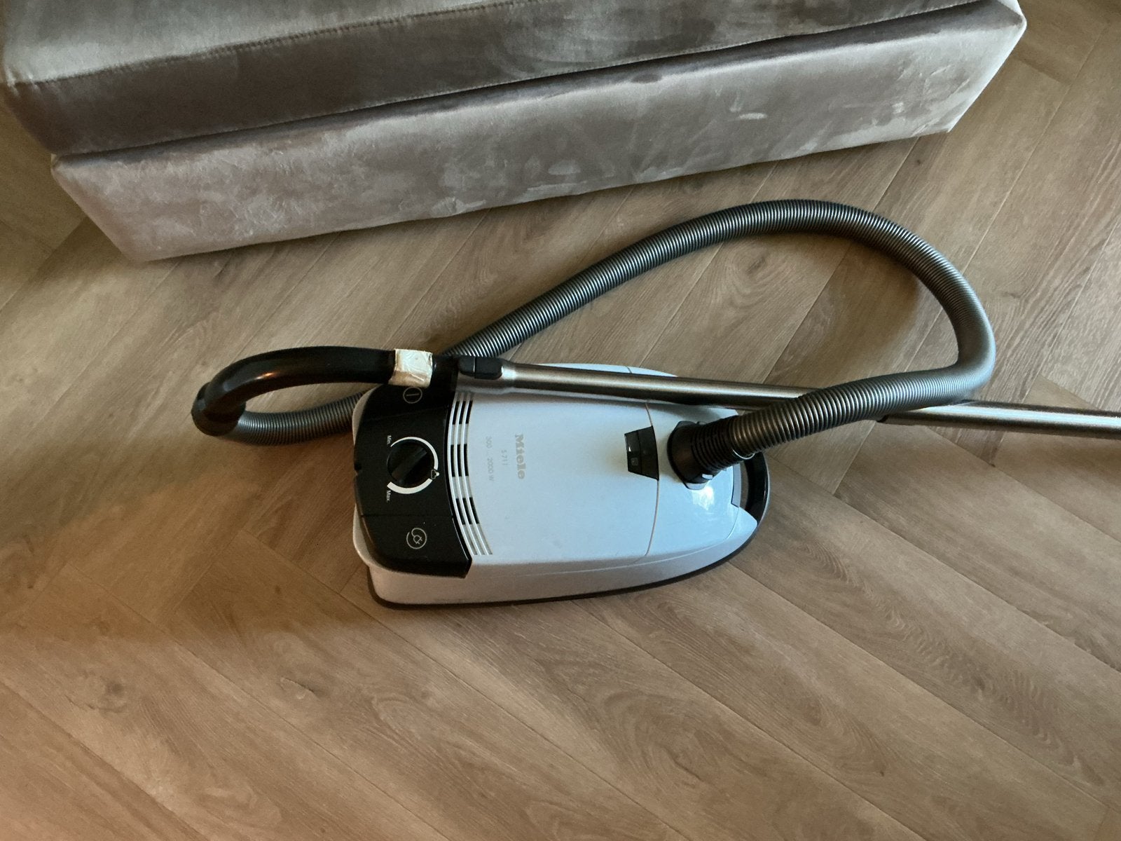 Miele S711 sledestofzuiger - 2000W - Inclusief accessoires, Witgoed en Apparatuur, Stofzuigers, Inclusief accessoires, Gebruikt