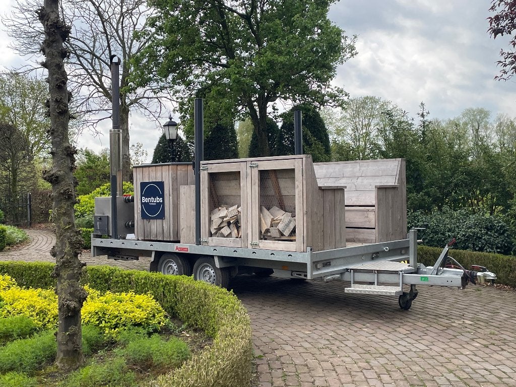 7 Persoon hottub (te huur), Ophalen, Zo goed als nieuw, Afdekzeil, Vast
