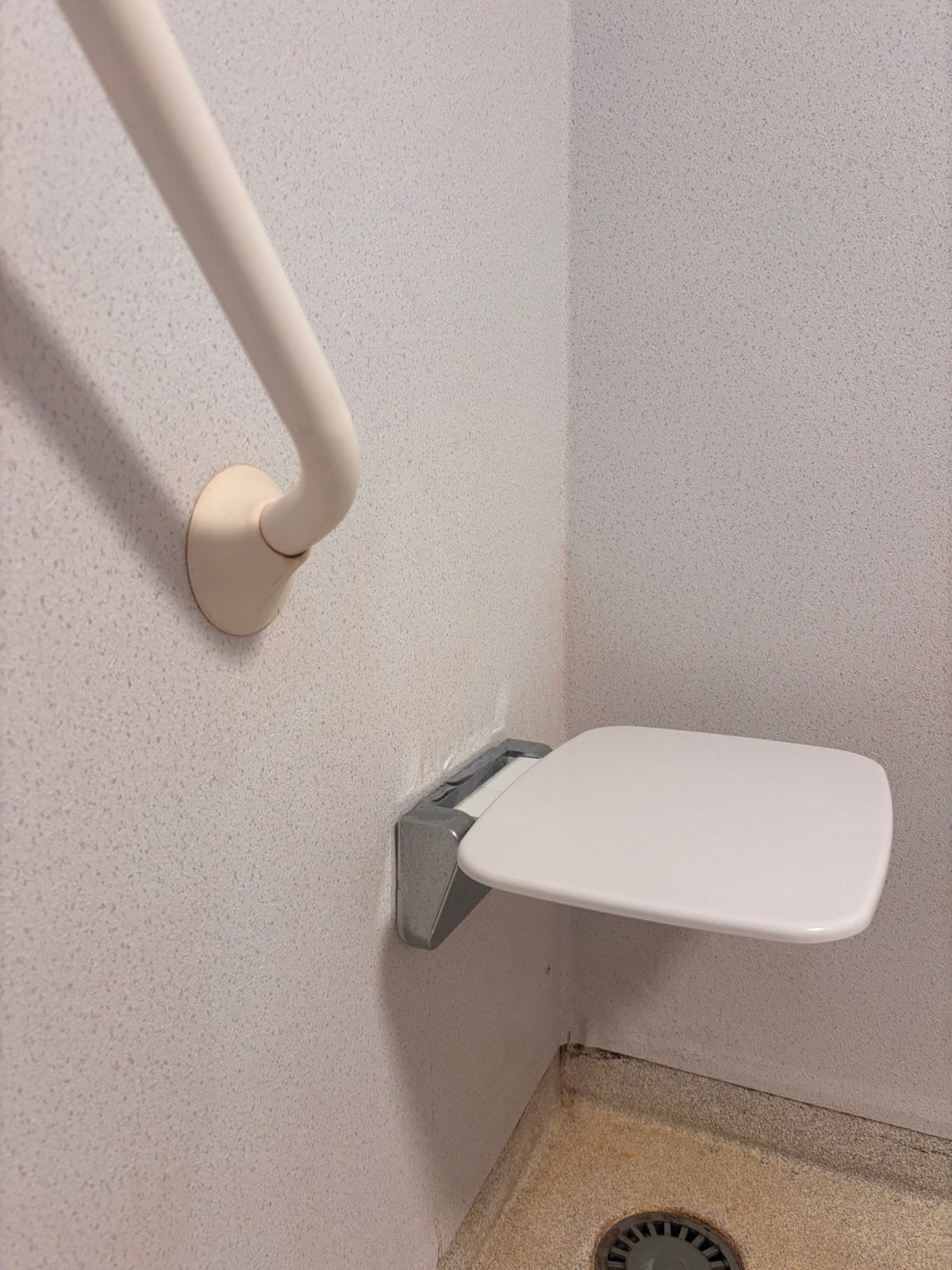 Opklapbare douchestoel voor wandmontage, Diversen, Trapliften, Ophalen of Verzenden, Zo goed als nieuw