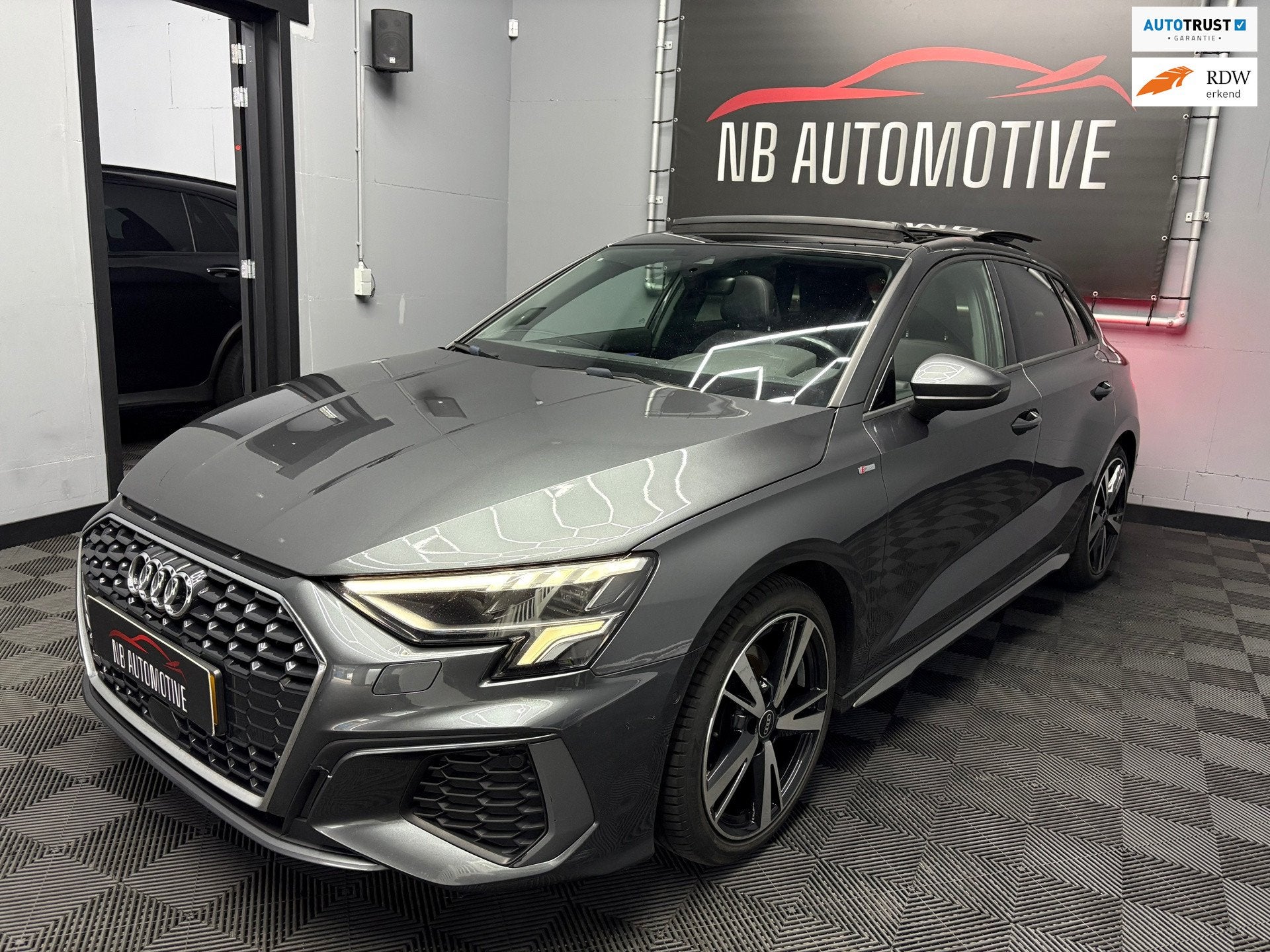 Audi A3 Sportback 35 TFSI S-line Pano, Dealer onderhouden, 4 cilinders, 150 pk, Leder