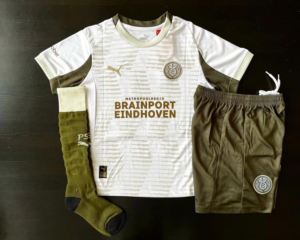 PSV kinder tenue, Sport en Fitness, Voetbal, Maat XS of kleiner, Verzenden, Zo goed als nieuw, Set