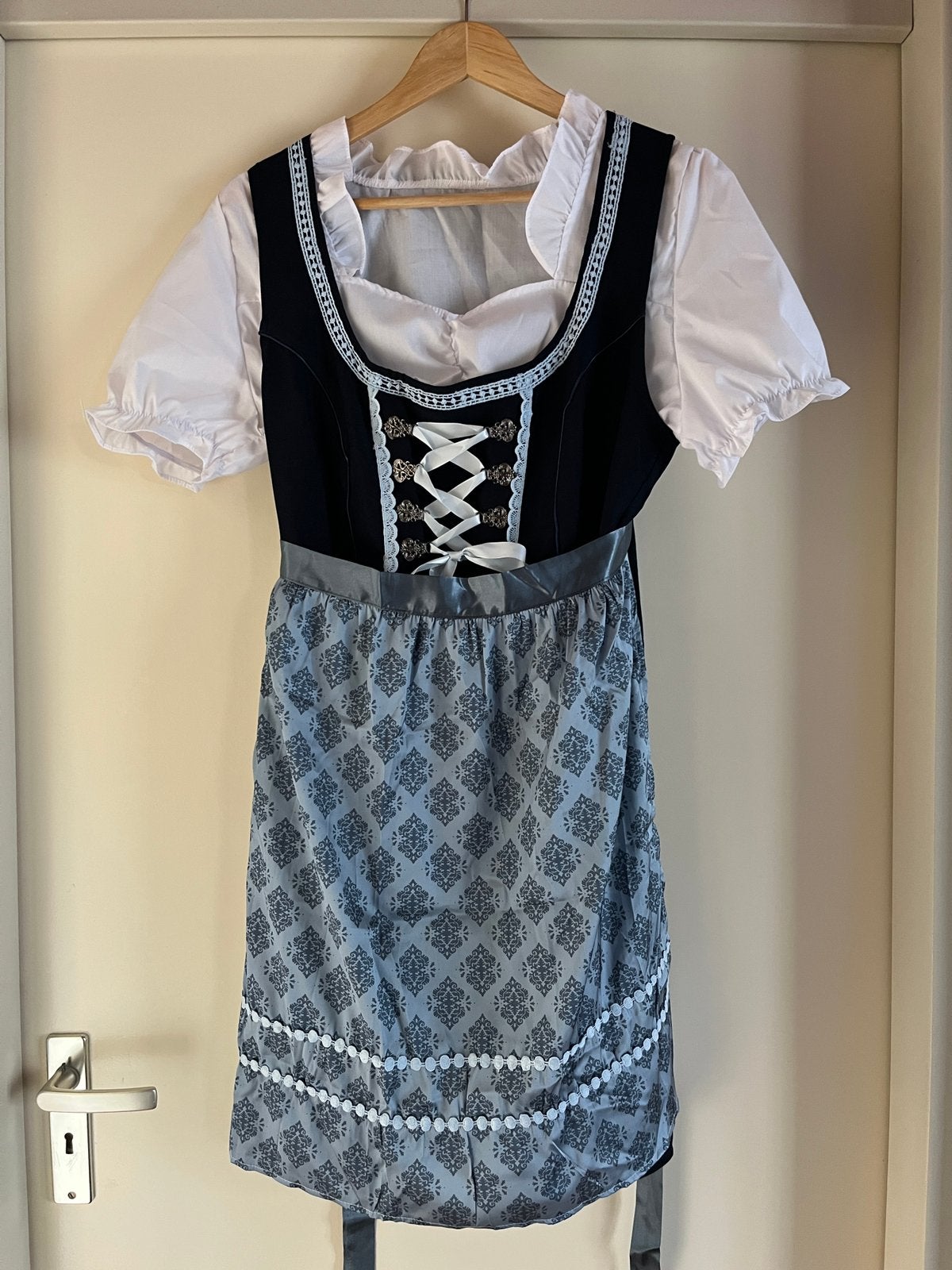 Oktoberfest Dirndl nieuw L/XL, Kleding | Dames, Carnavalskleding en Feestkleding, Ophalen of Verzenden, Zo goed als nieuw, Maat 42/44 (L)