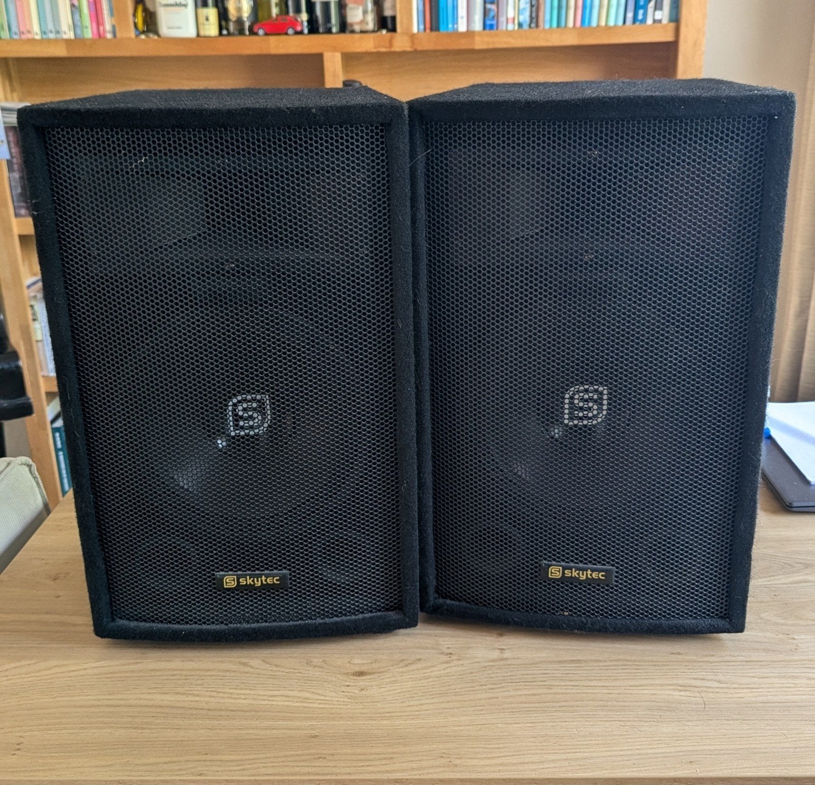 Skytec SL10 PA-speakerset - 2x 500W - 10" Woofer, Party speaker, Zo goed als nieuw, Geschikt voor surround/home cinema, Ophalen