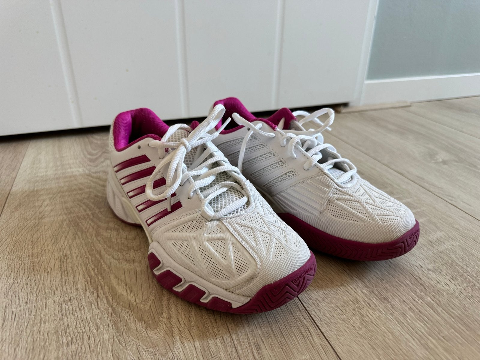 K-Swiss Tennisschoenen Dames - Wit/Roze, Maat 39, Ophalen of Verzenden, Zo goed als nieuw, Wit, Sportschoenen