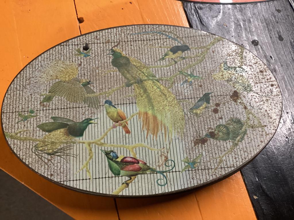 Oud / plat/ ovaal blik, Verzamelen, Blikken, Ophalen of Verzenden, Zo goed als nieuw, Overige