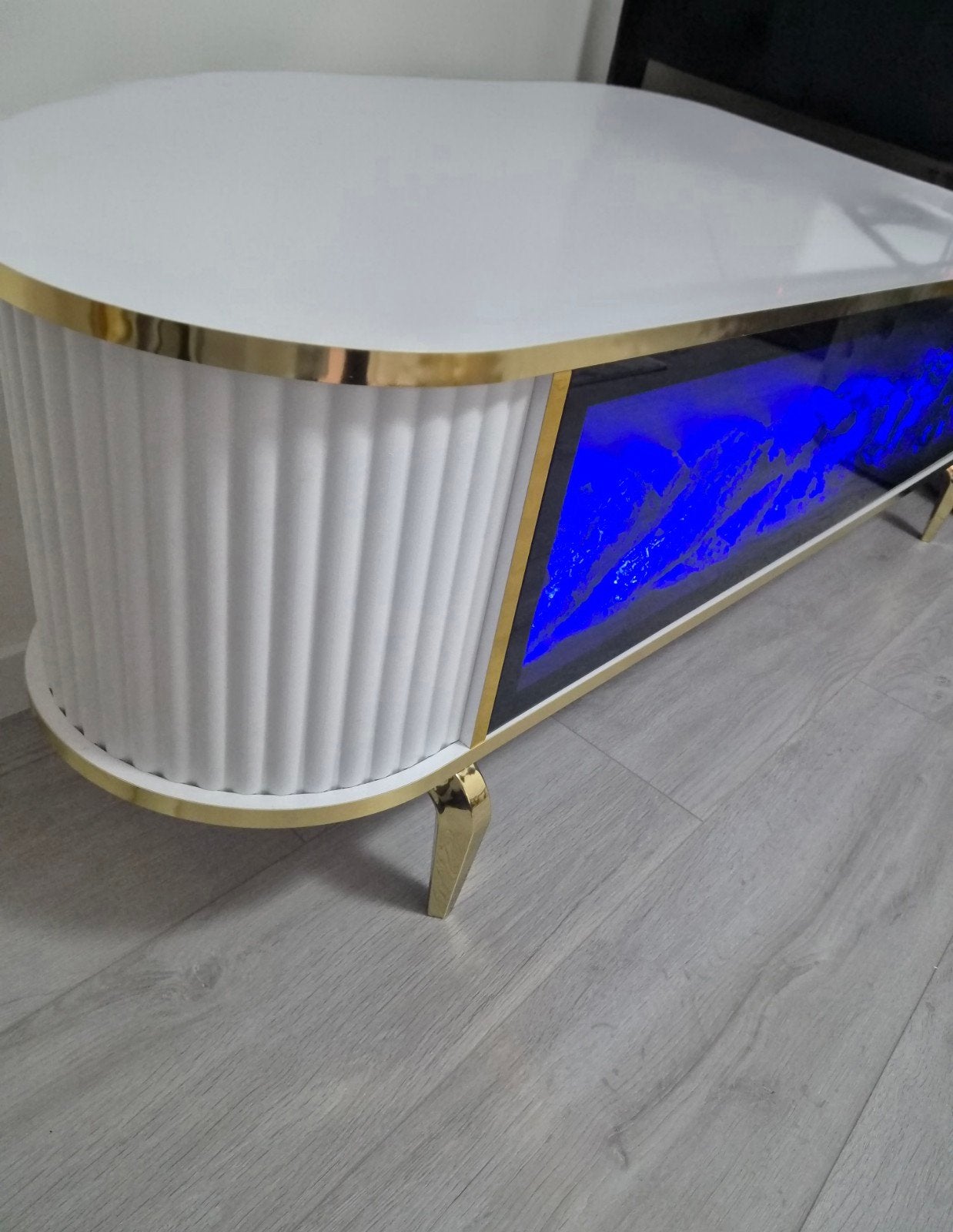Luxe TV-meubel 180 cm – Wit/Goud met LED & Bluetooth, Ophalen, 150 tot 200 cm, Zo goed als nieuw, Minder dan 100 cm