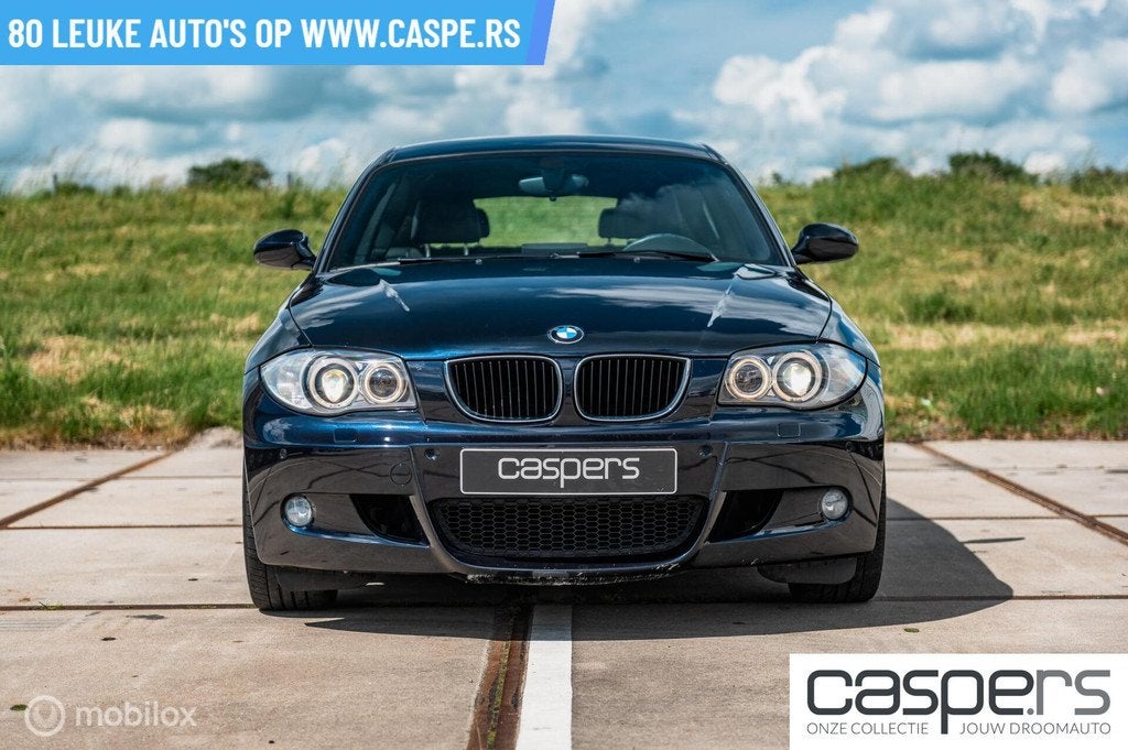 BMW 120i Limited Sport Edition | M Pakket | Carbon-schwarz, Auto's, BMW, Achterwielaandrijving, Zwart, 4 cilinders, Leder en Stof