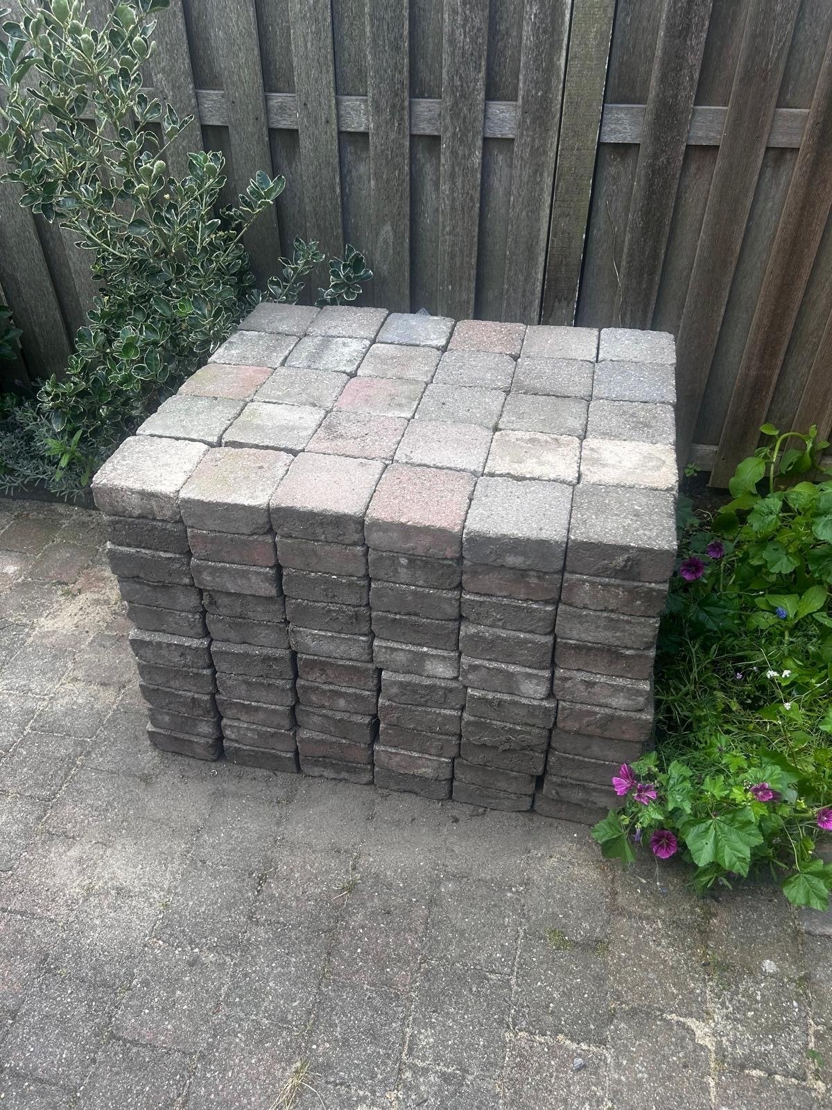 Gratis af te halen: Trommelstenen 14x14 cm (ca. 500 stuks), Tuin en Terras, Tegels en Klinkers, Ophalen, Gebruikt, Klinkers, 10 m² of meer