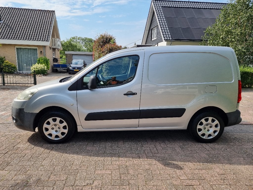 Peugeot Partner 1.6 HDI, trekhaak, 3 zitplaatsen, zijdeur., Auto's, Voorwielaandrijving, Stof, 1429 kg, Zwart
