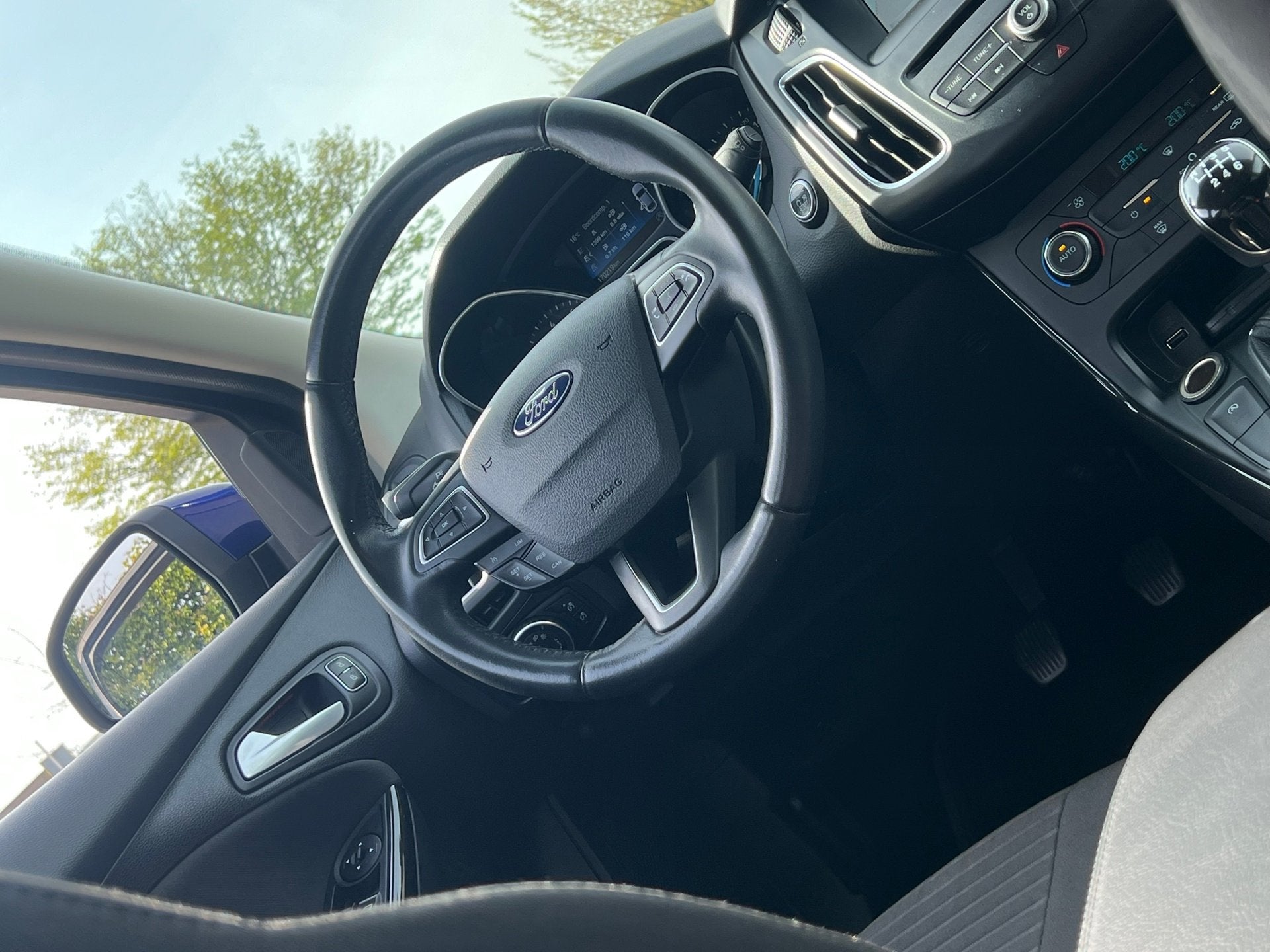 Ford Focus 1.0 Titanium - Deep Impact Blue - SYNC3/LED/Drive, Gebruikt, Blauw, 3 cilinders, Automatische klimaatregeling