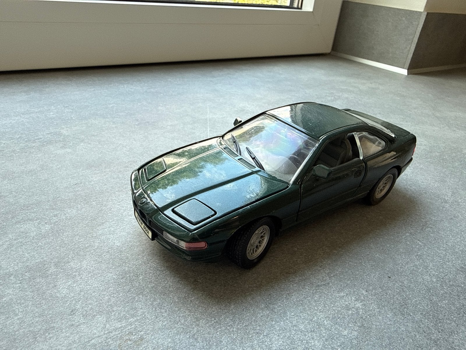 BMW 850i Modelauto - Groen, Ophalen of Verzenden, Zo goed als nieuw, Auto, Overige merken