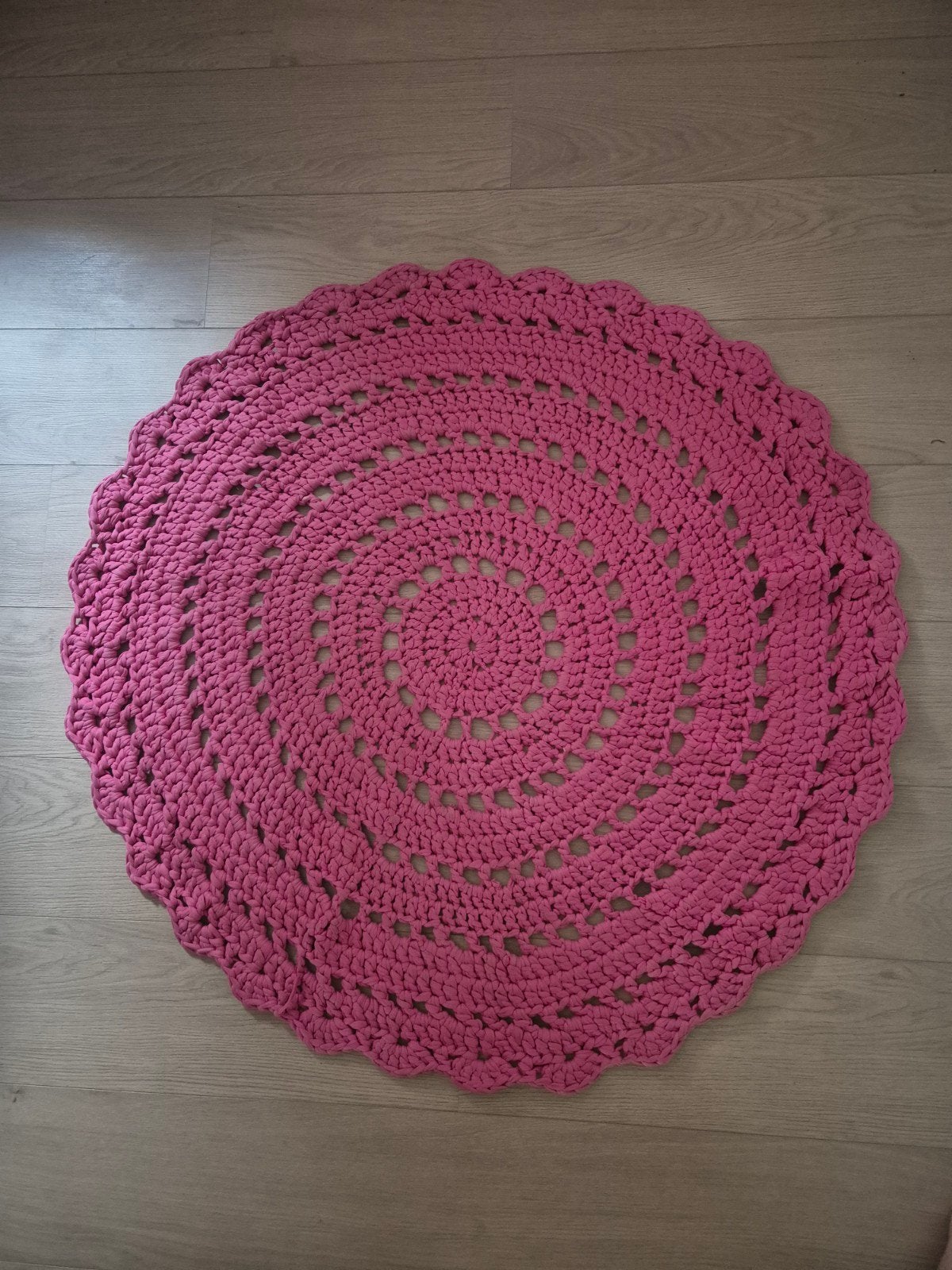 Prachtig roze rond vloerkleed, diameter 105cm, Ophalen, Roze