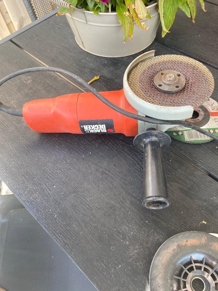 Haakse slijper Black en Dekker izgst, Ophalen, Gebruikt, 700 tot 1000 watt, Haakse handslijpmachine