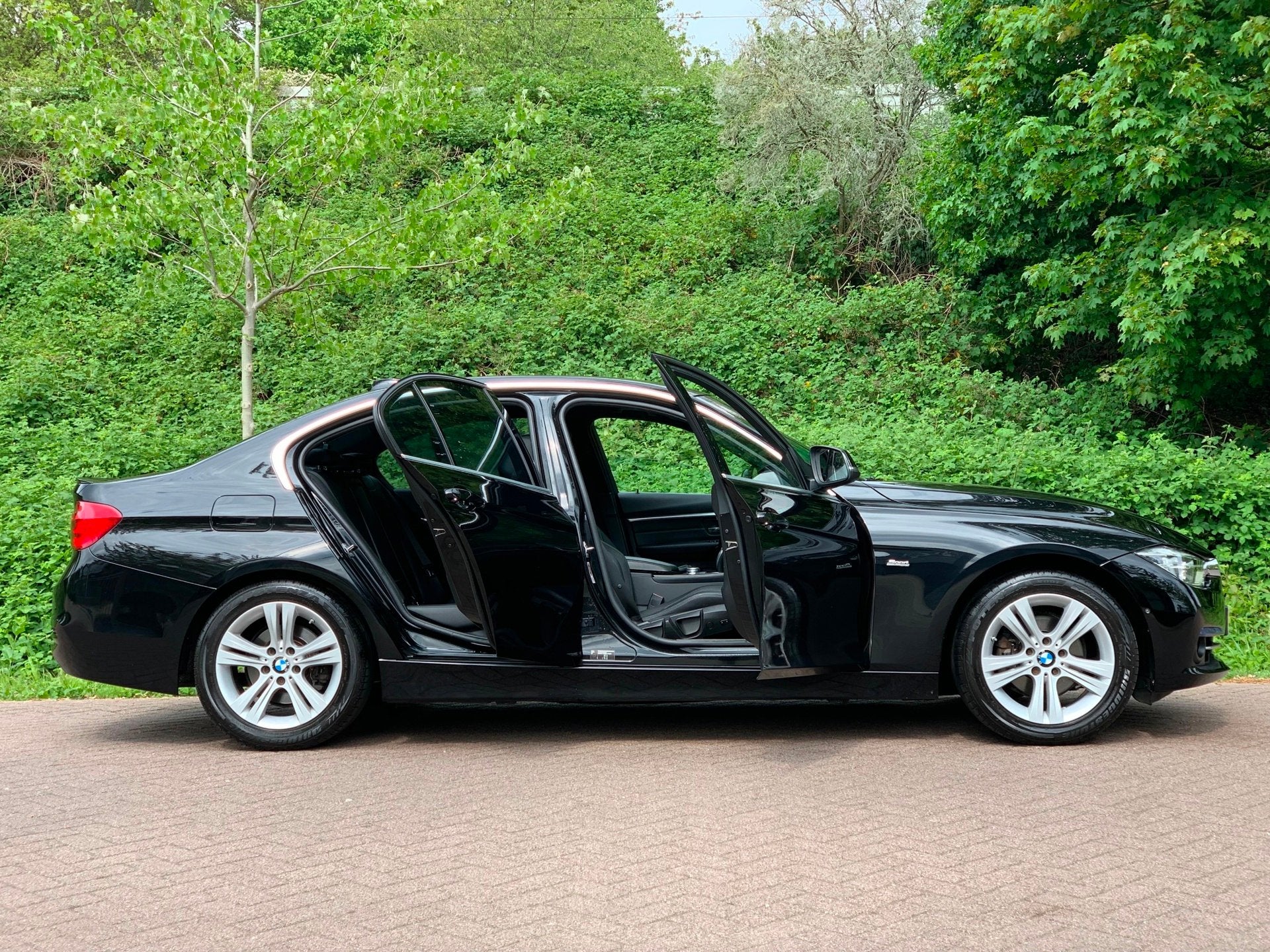 BMW 3-serie 318i Centennial High Executive AUT LEDER LUXE !, Auto's, Automaat, Gebruikt, Euro 6, Zwart