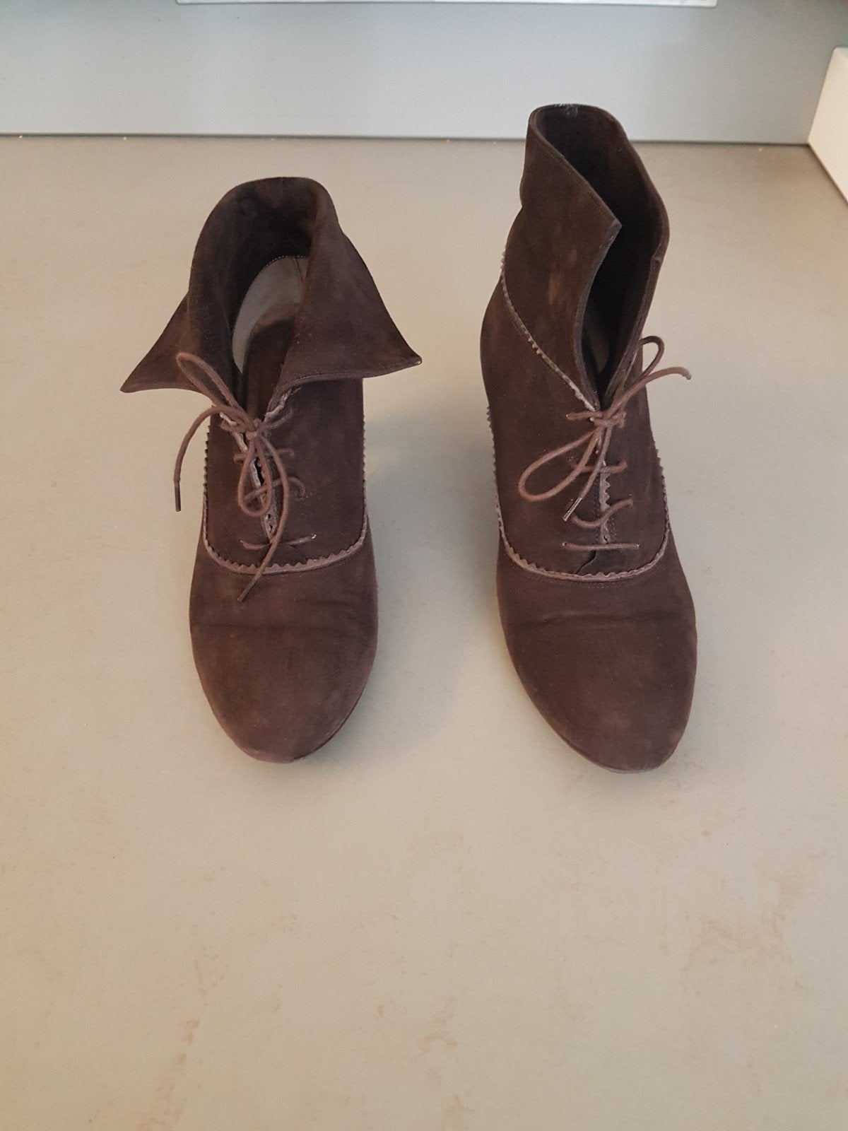 Bruine enkellaarsjes mt 39 met veter en hak, Kleding | Dames, Schoenen, Mauro Teci, Bruin, Lage of Enkellaarzen, Ophalen of Verzenden
