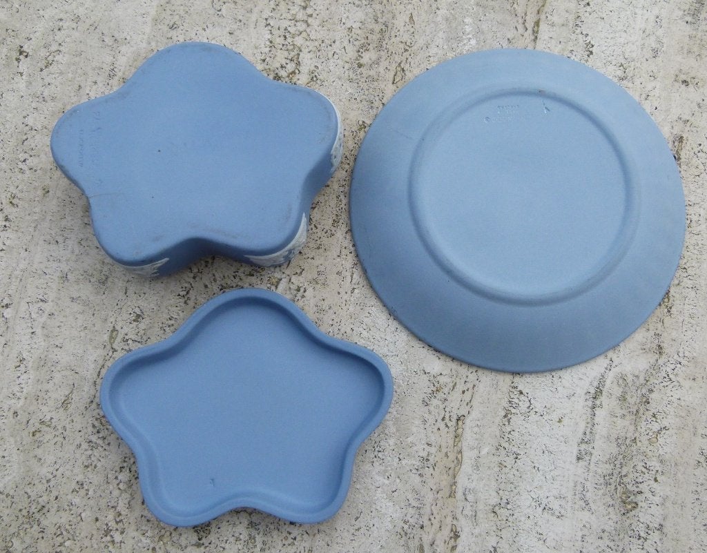 Wedgwood Blue Jasperware Embossed Cameo, Ophalen of Verzenden