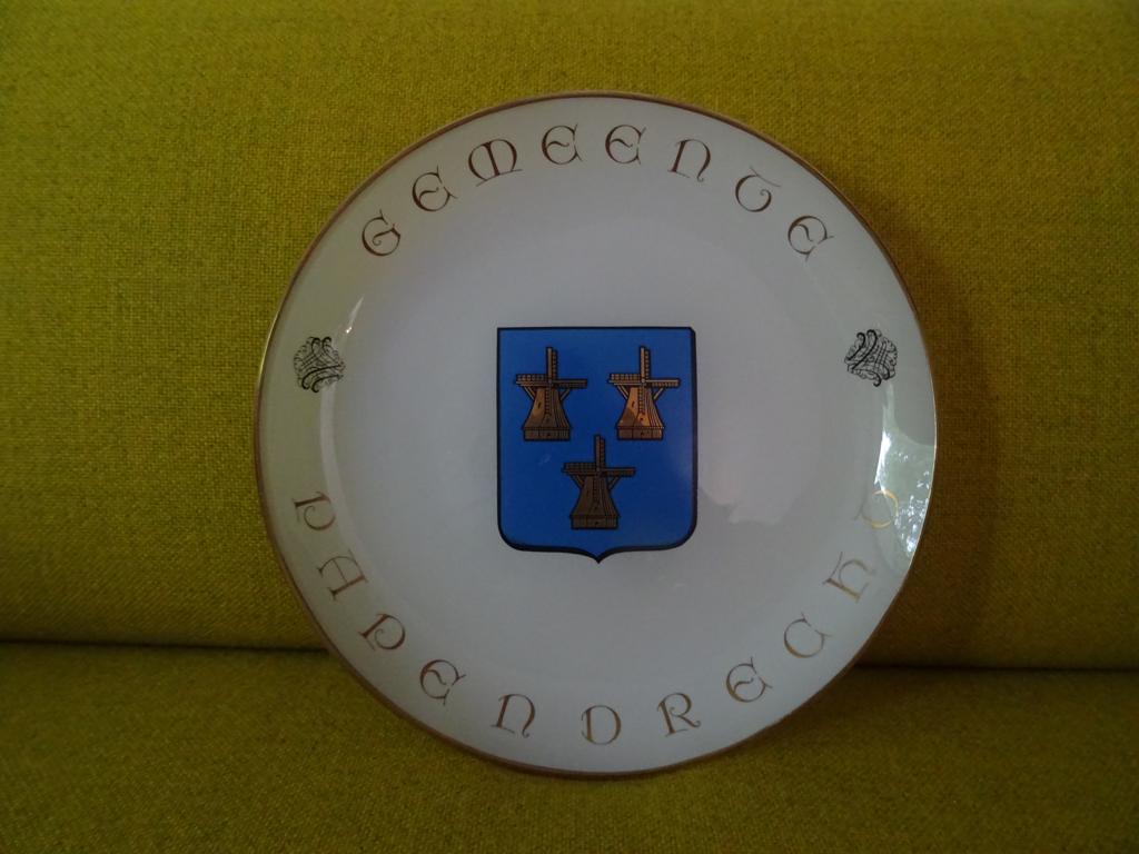 Glazen wandbord Gem. Papendrecht-Puntgave staat-(lees TEKST), Huis en Inrichting, 4 cm, Meerkleurig, Zo goed als nieuw, Glas