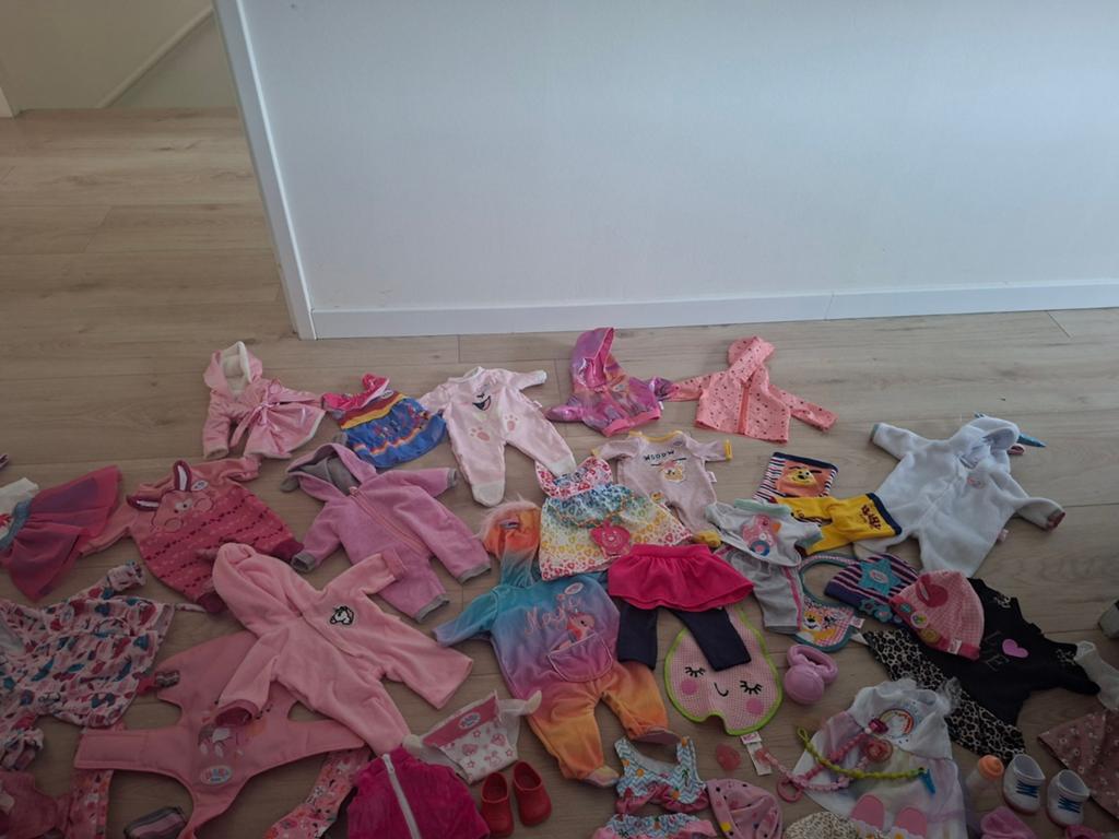 Baby Born pakjes en draagzak!, Kinderen en Baby's, Speelgoed | Poppen, Ophalen of Verzenden, Zo goed als nieuw, Babypop
